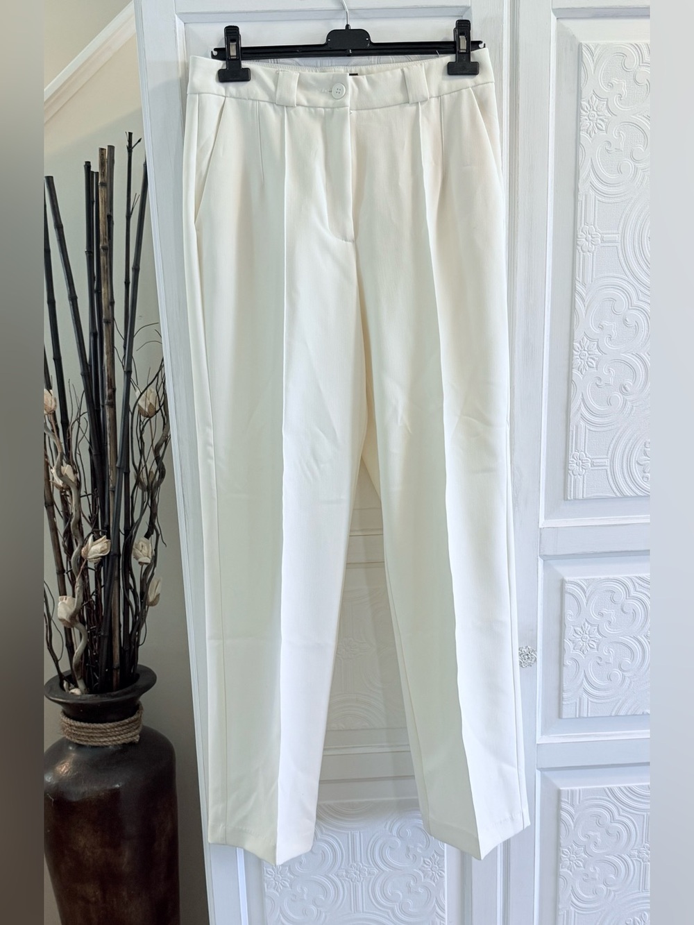Dynamite Cream Straight-Leg Crawford Pant